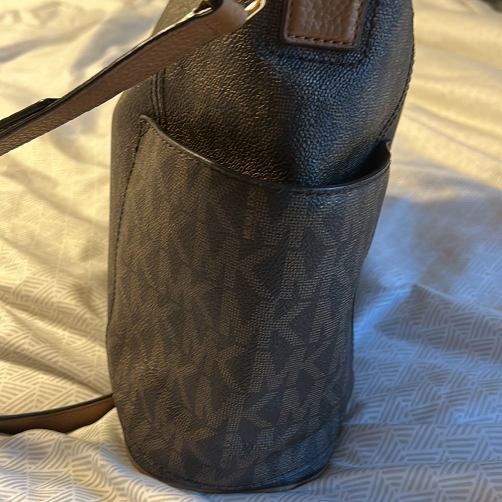 Brown Michael Kors purse - Picture 3 of 13